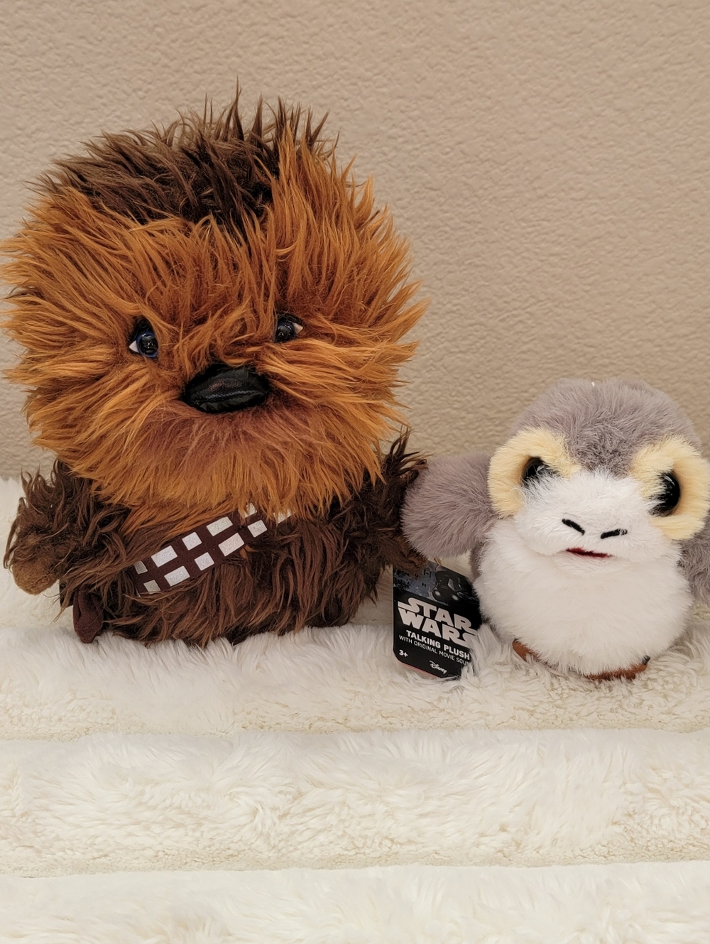 Disney Star Wars 8" Talking Chewie + 5" Talking Porg Magnetic Shoulder Plush